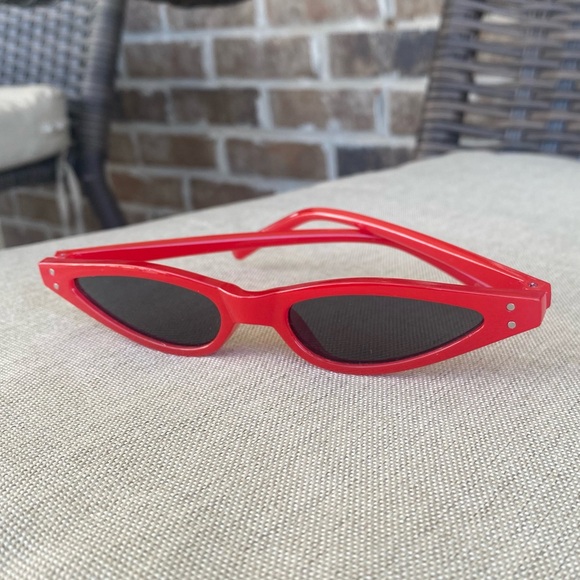 Cateye sunglasses - Picture 3 of 3